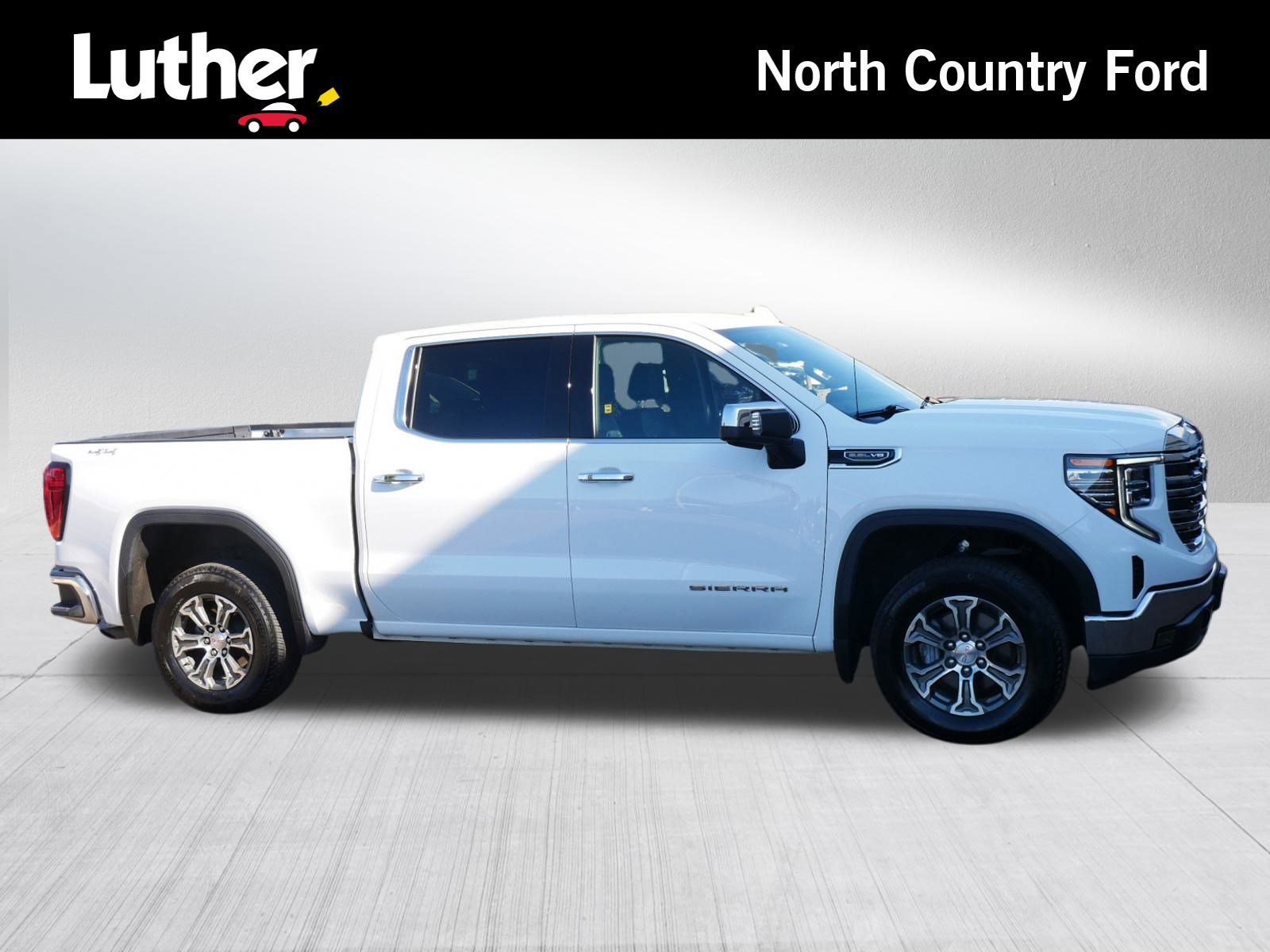 Used 2025 GMC Sierra 1500 SLT image 1