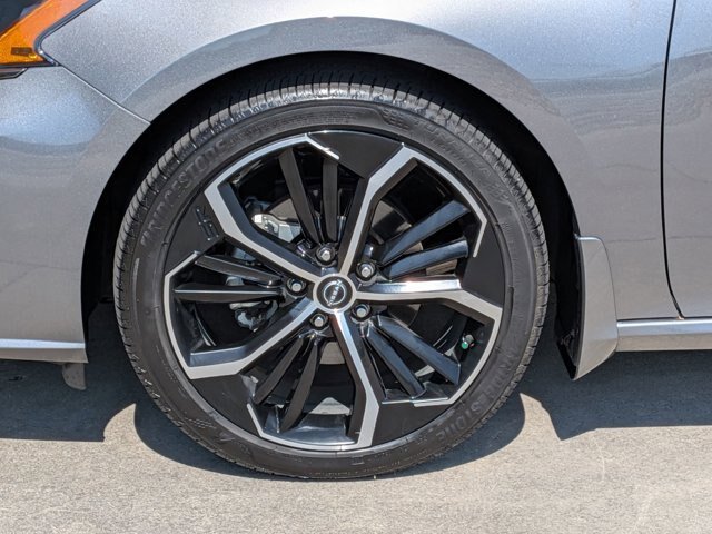 Used 2024 Nissan Altima 2.5 SR w/ SR Premium Package FWD image 11