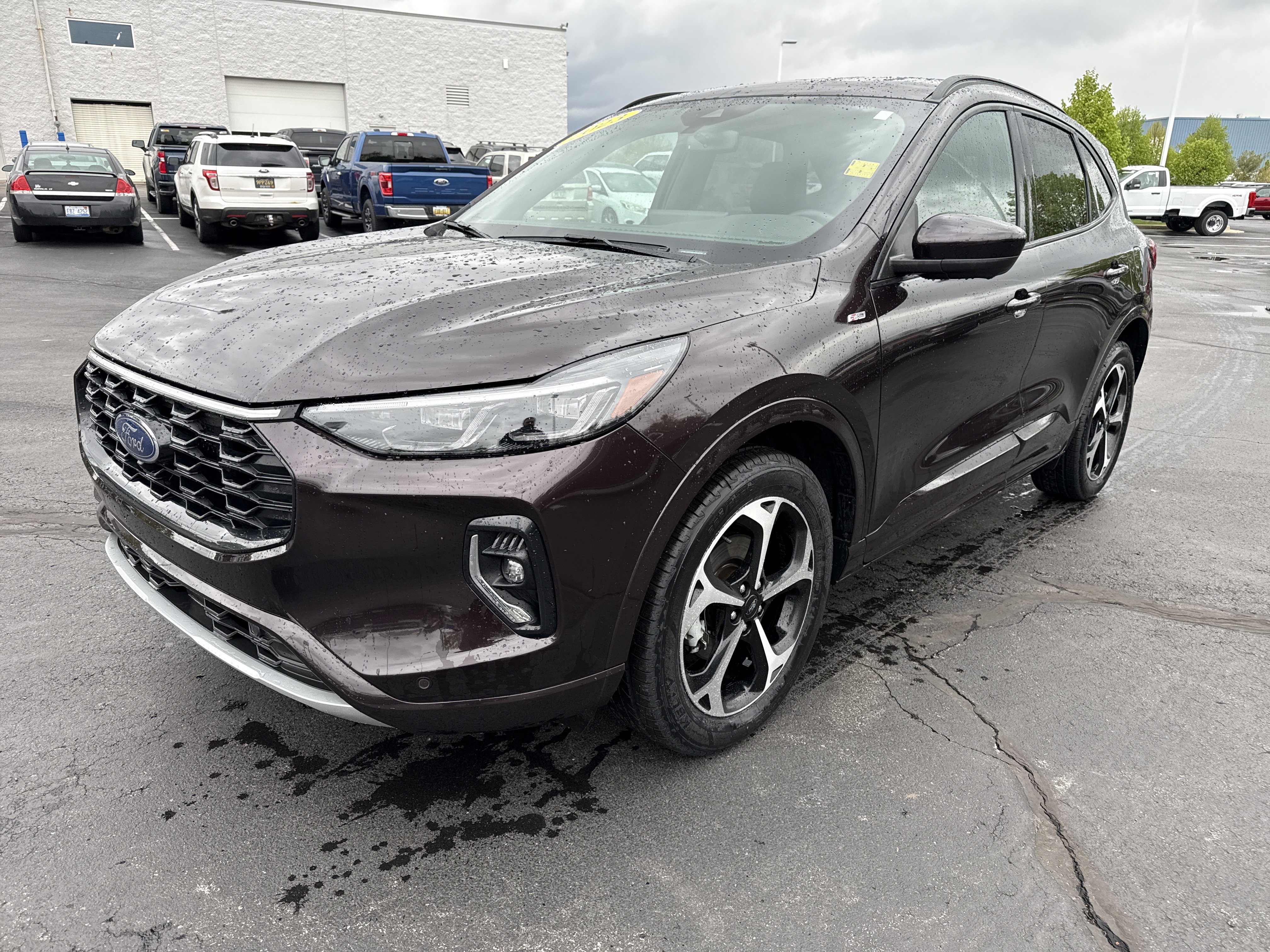Certified 2023 Ford Escape ST-Line Elite AWD/4WD image 2