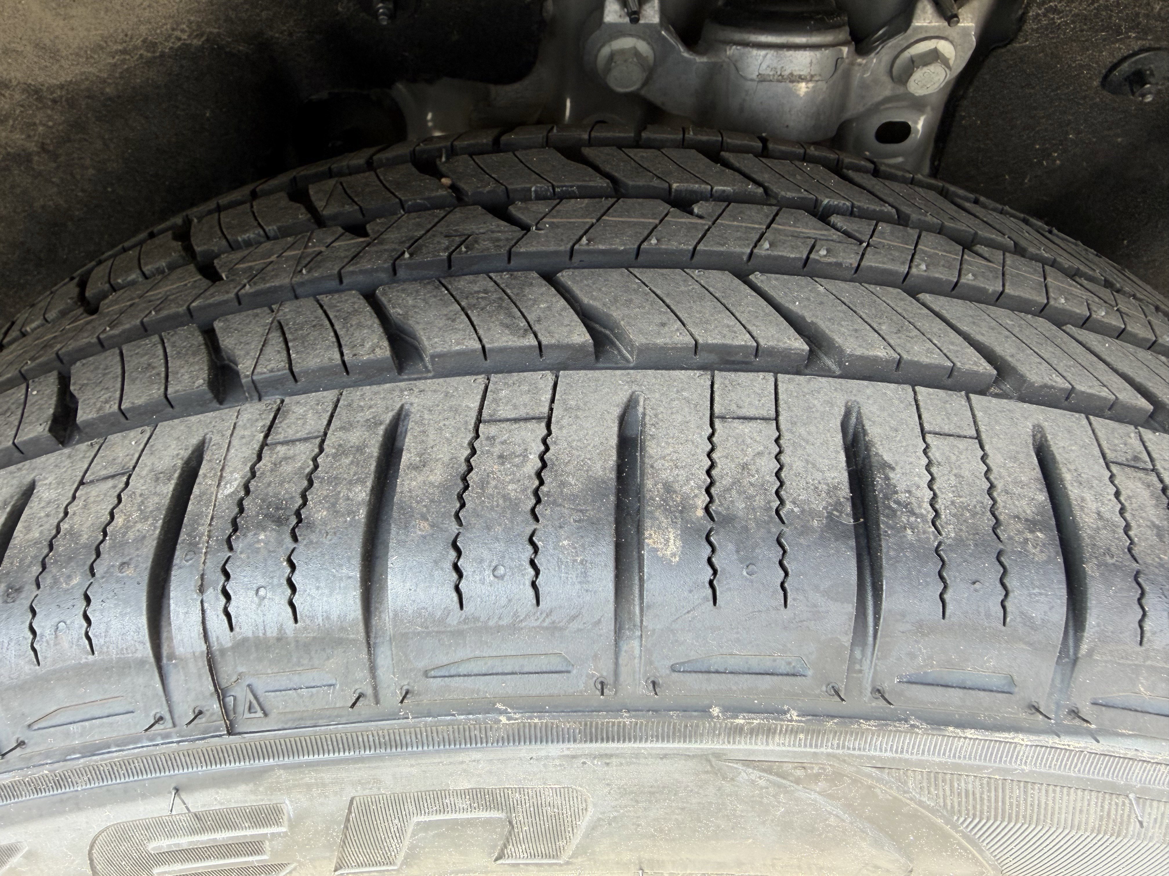 Certified 2023 Ford Explorer Limited w/ Limited Technology Package AWD/4WD image 21