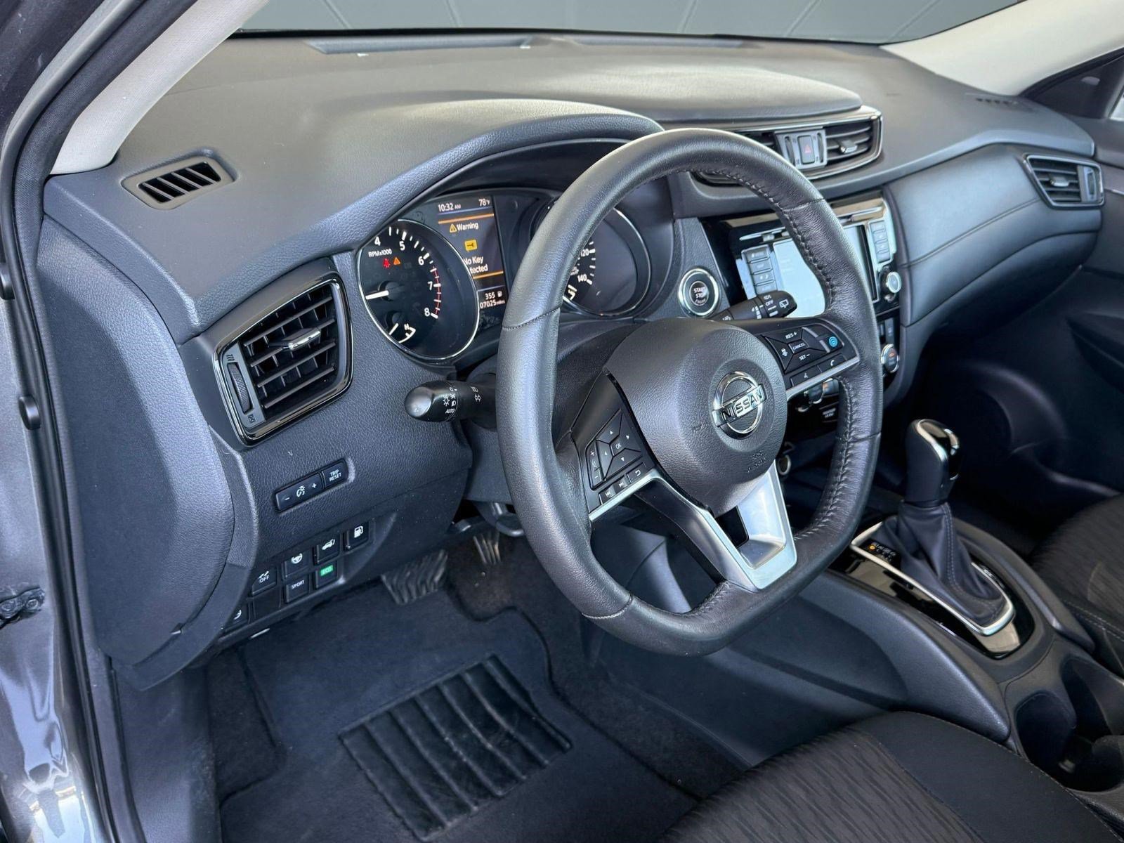 Used 2019 Nissan Rogue SV w/ Premium Package FWD image 9