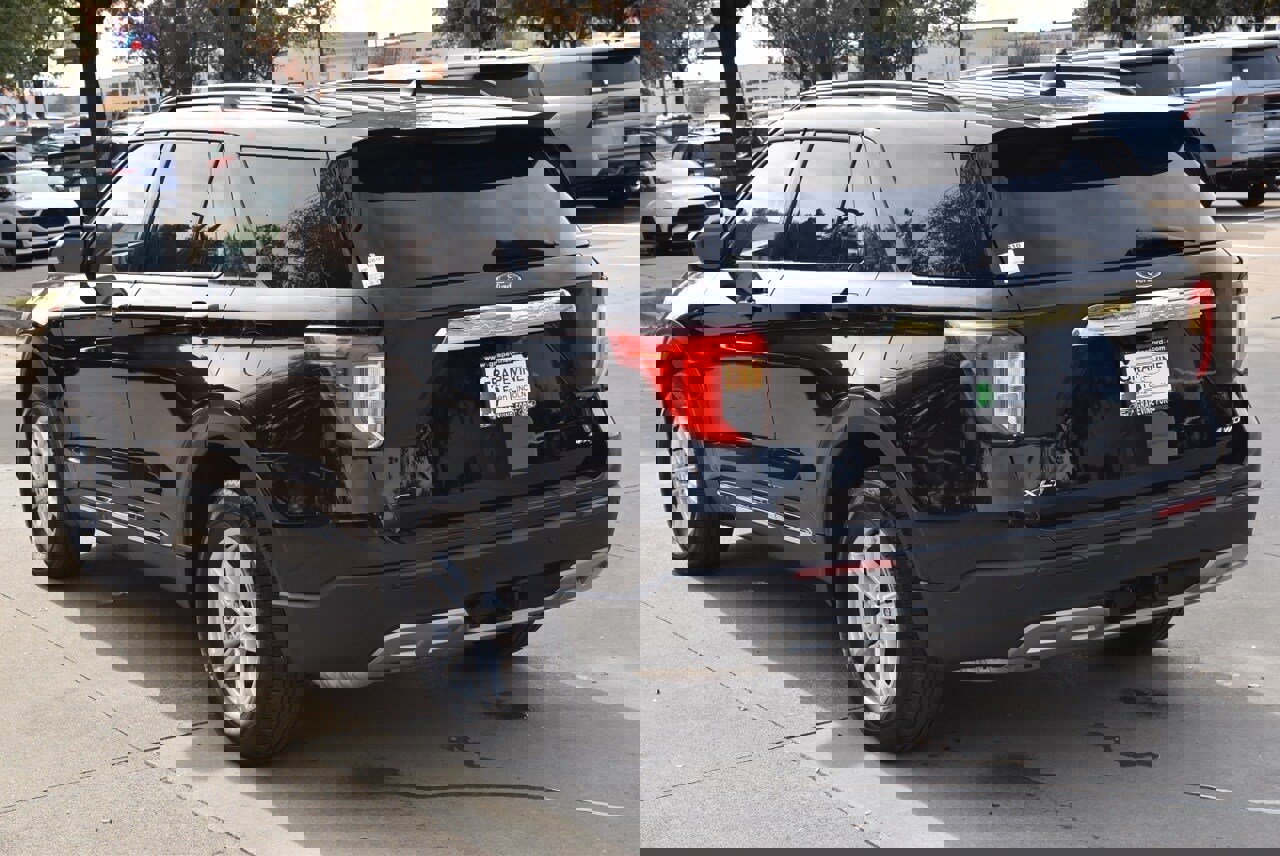 Certified 2023 Ford Explorer XLT w/ Equipment Group 202A image 10