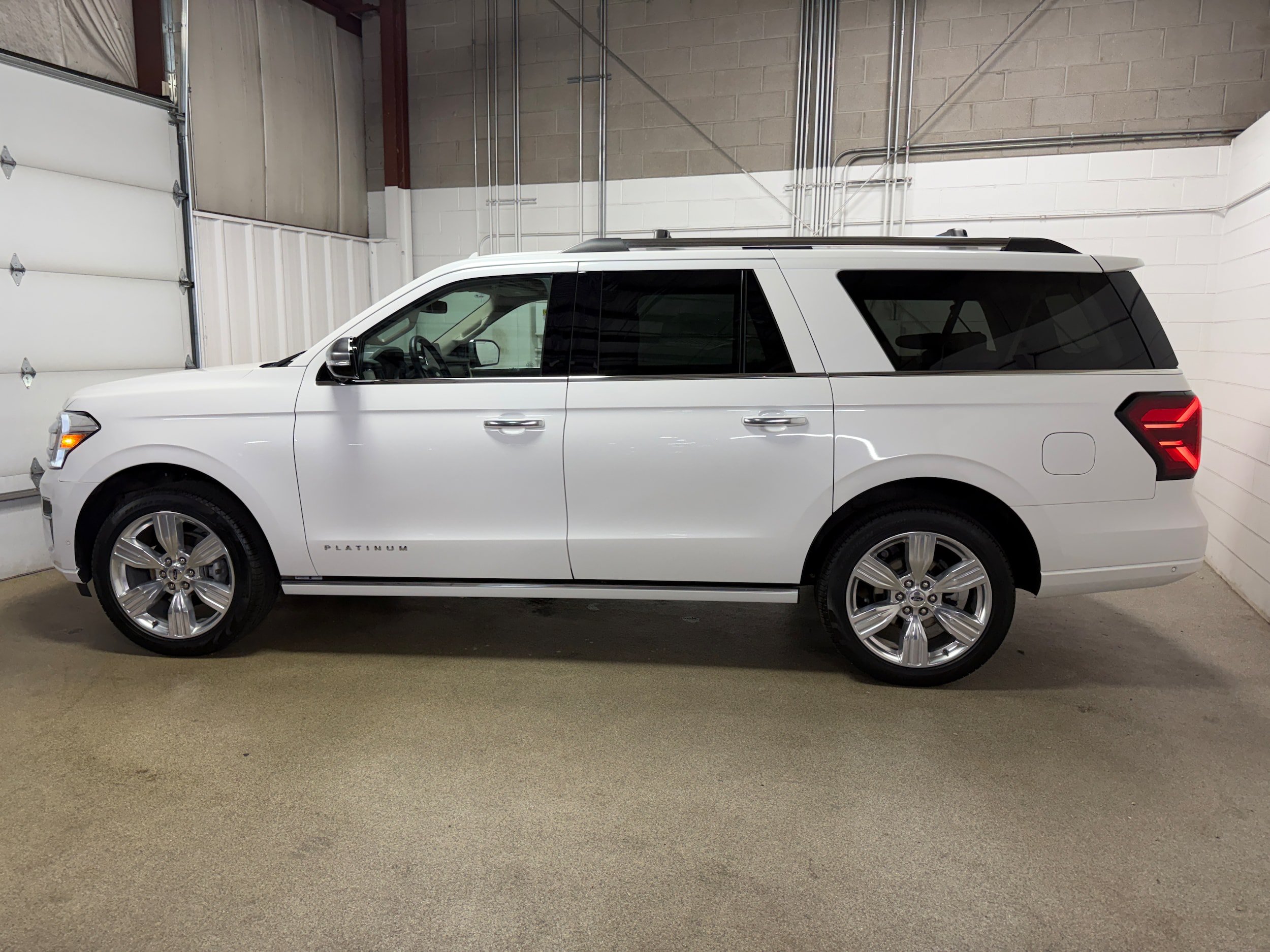 Certified 2024 Ford Expedition Max Platinum AWD/4WD image 5