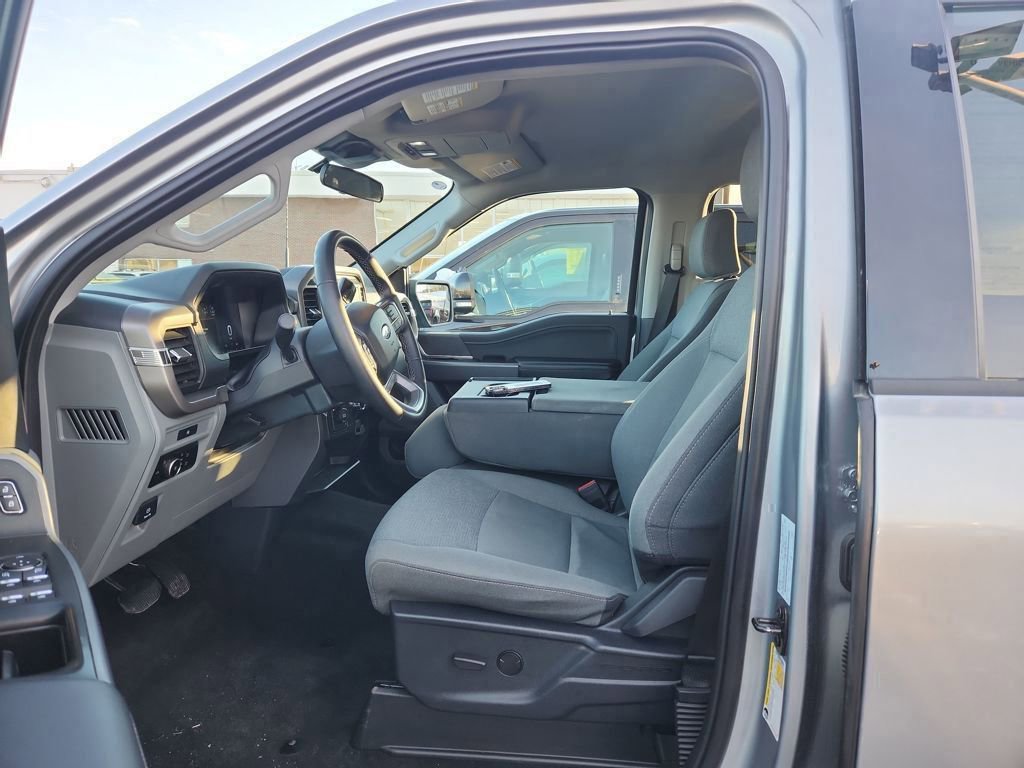 Certified 2025 Ford F150 XLT w/ Equipment Group 301A Standard image 9
