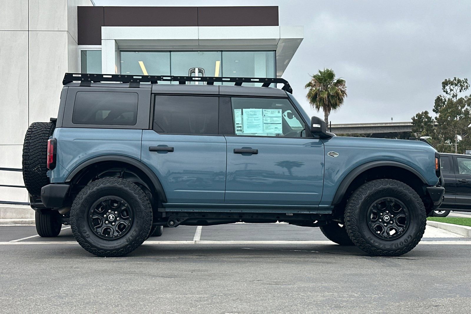 Certified 2022 Ford Bronco Wildtrak AWD/4WD image 2