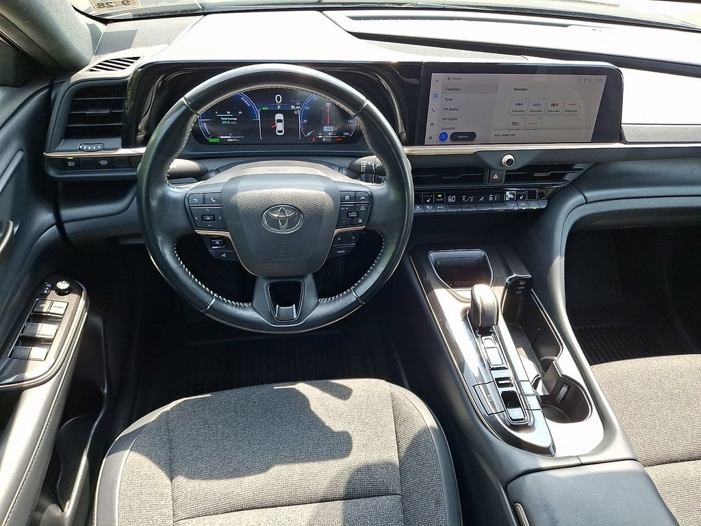 Used 2024 Toyota Crown AWD/4WD image 2