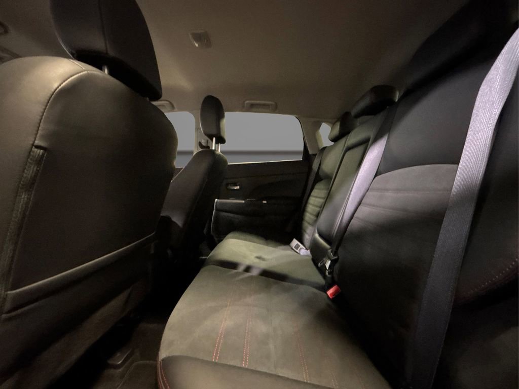 Used 2025 Mitsubishi Outlander Sport SE AWD/4WD image 11