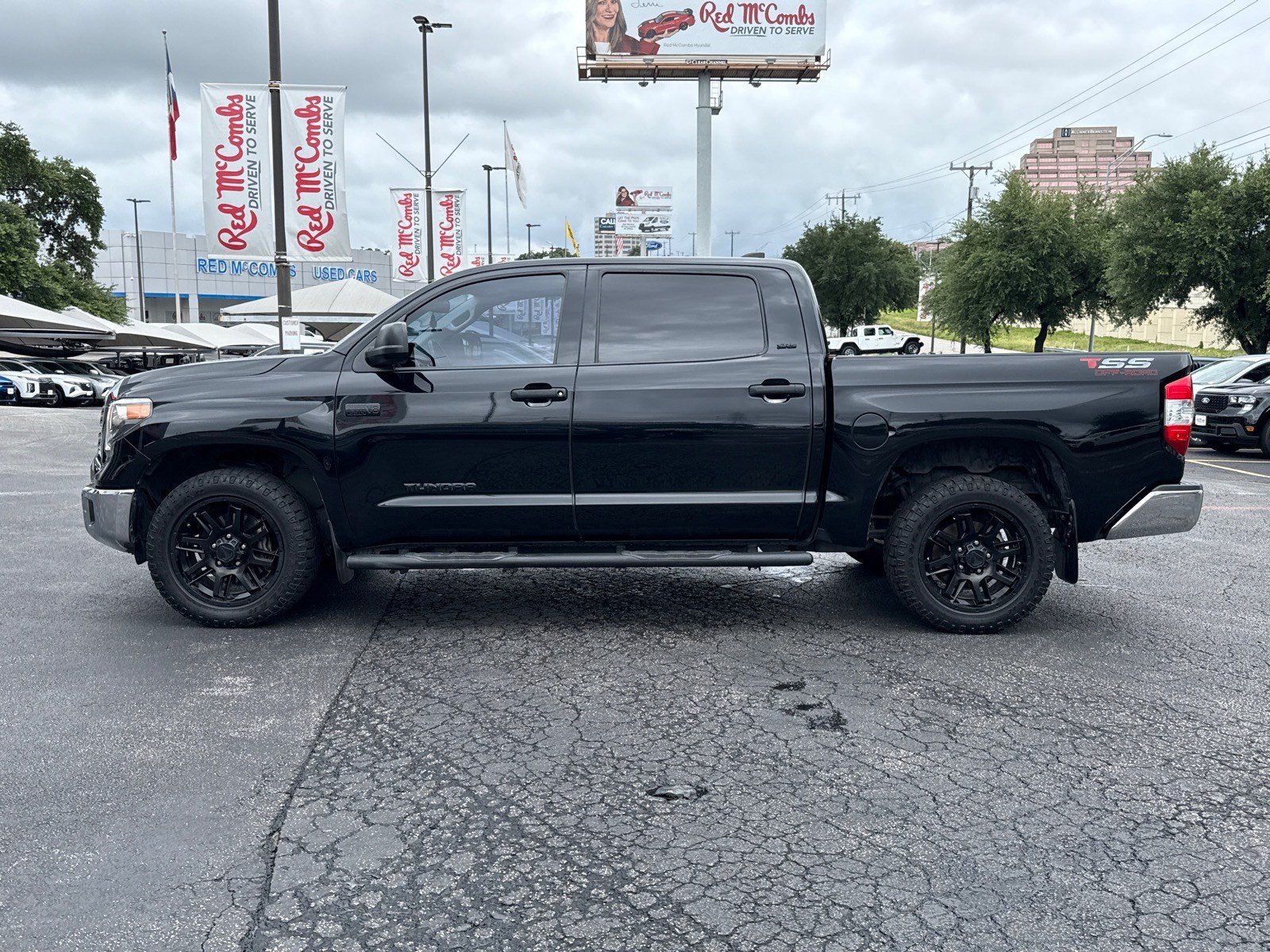 Used 2021 Toyota Tundra SR5 w/ SR5 Leather Package RWD image 8
