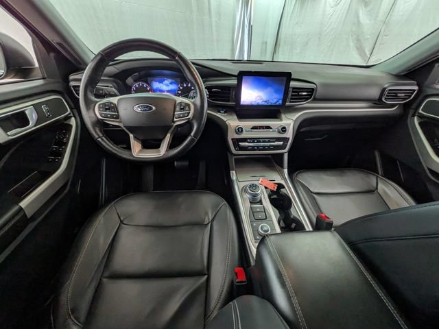 Certified 2021 Ford Explorer XLT w/ Equipment Group 202A AWD/4WD image 11