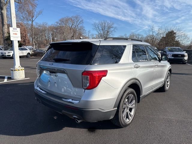 Certified 2022 Ford Explorer XLT w/ Equipment Group 202A image 8