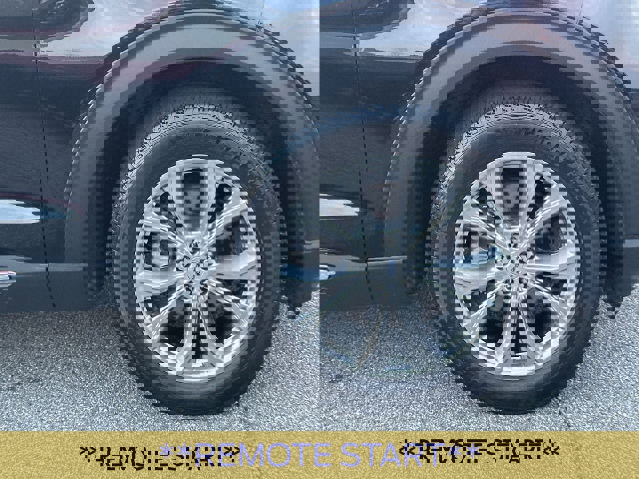 Certified 2022 Ford Explorer XLT w/ Equipment Group 202A image 14