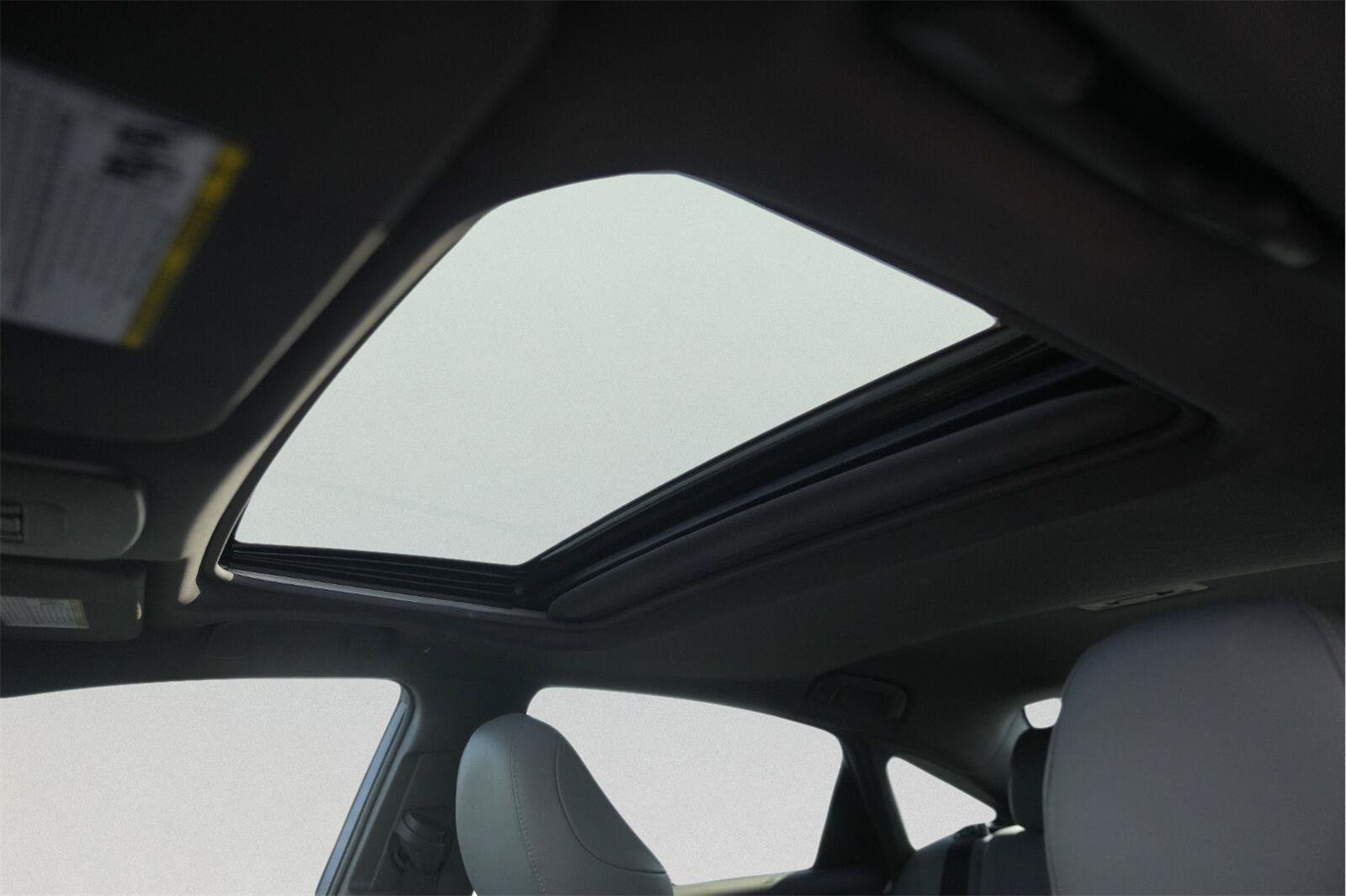 Used 2019 Toyota Avalon XLE w/ Moonroof Package FWD image 11