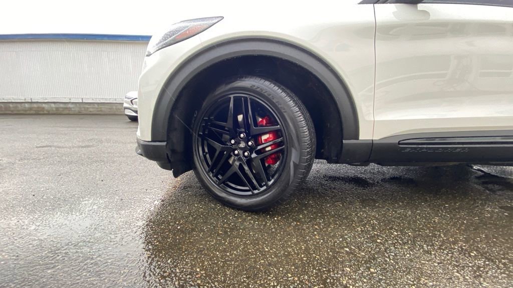 Certified 2025 Ford Explorer ST image 9