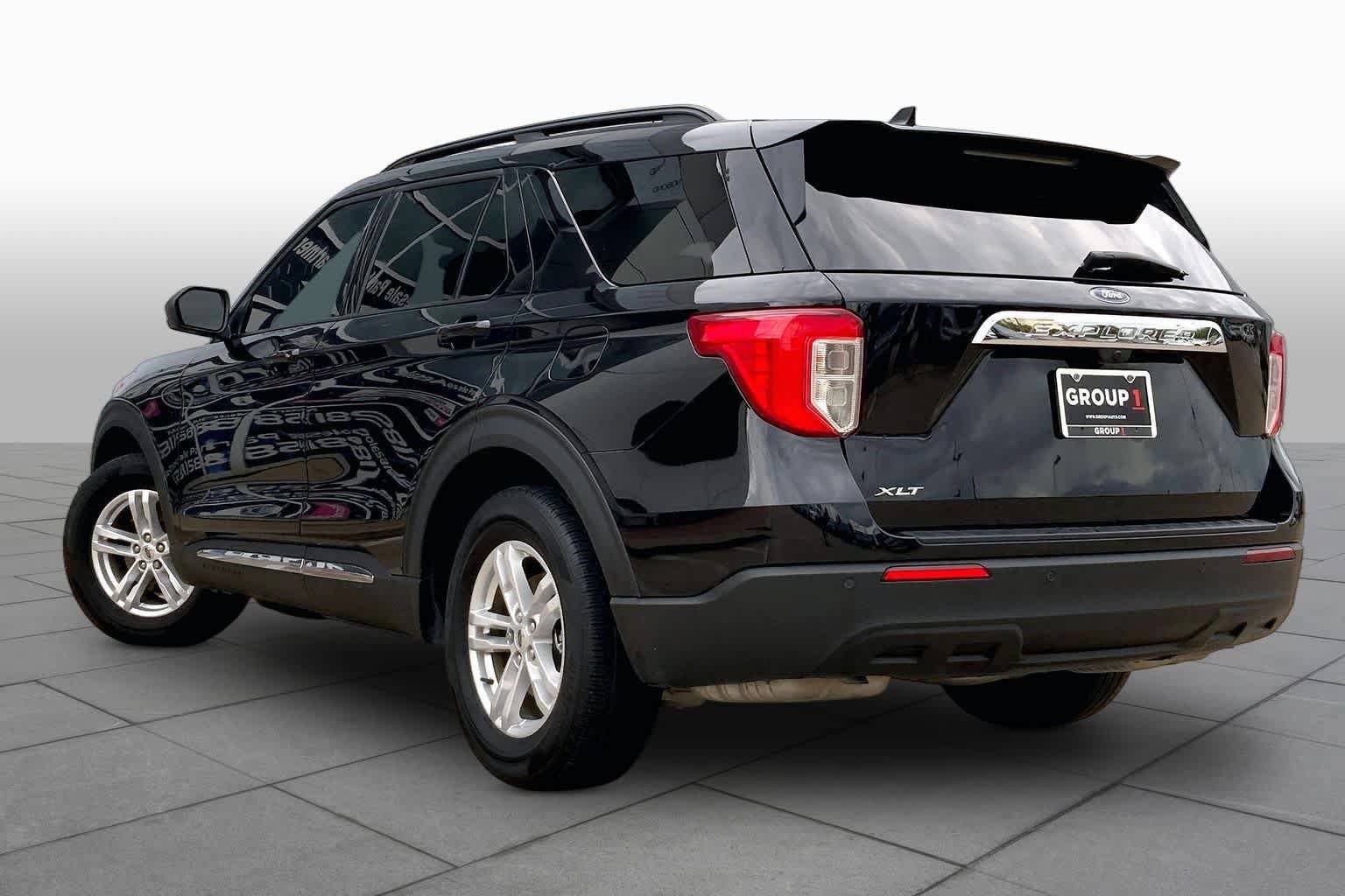 Certified 2024 Ford Explorer XLT RWD image 12