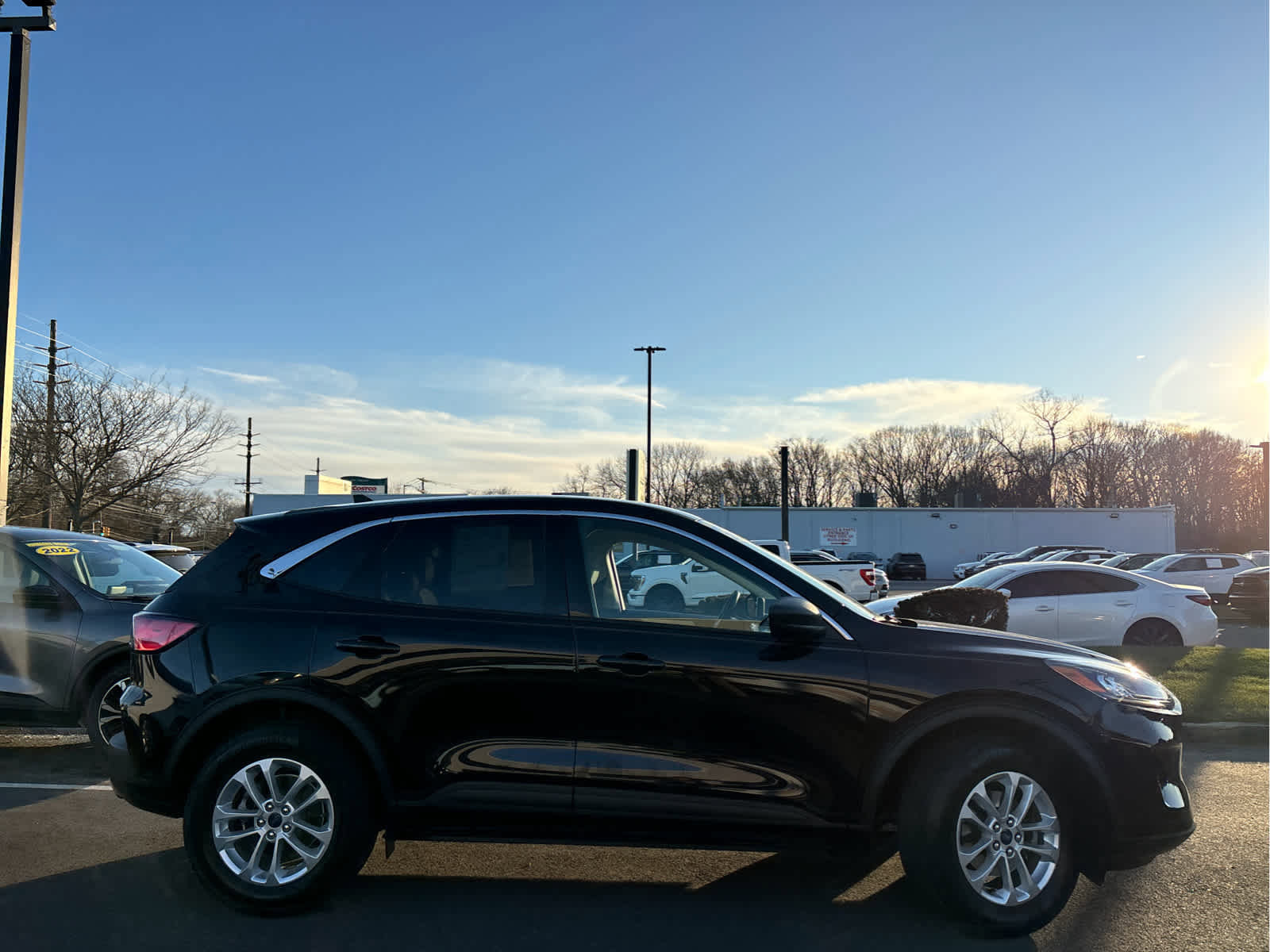 Certified 2022 Ford Escape SE w/ Convenience Package image 3