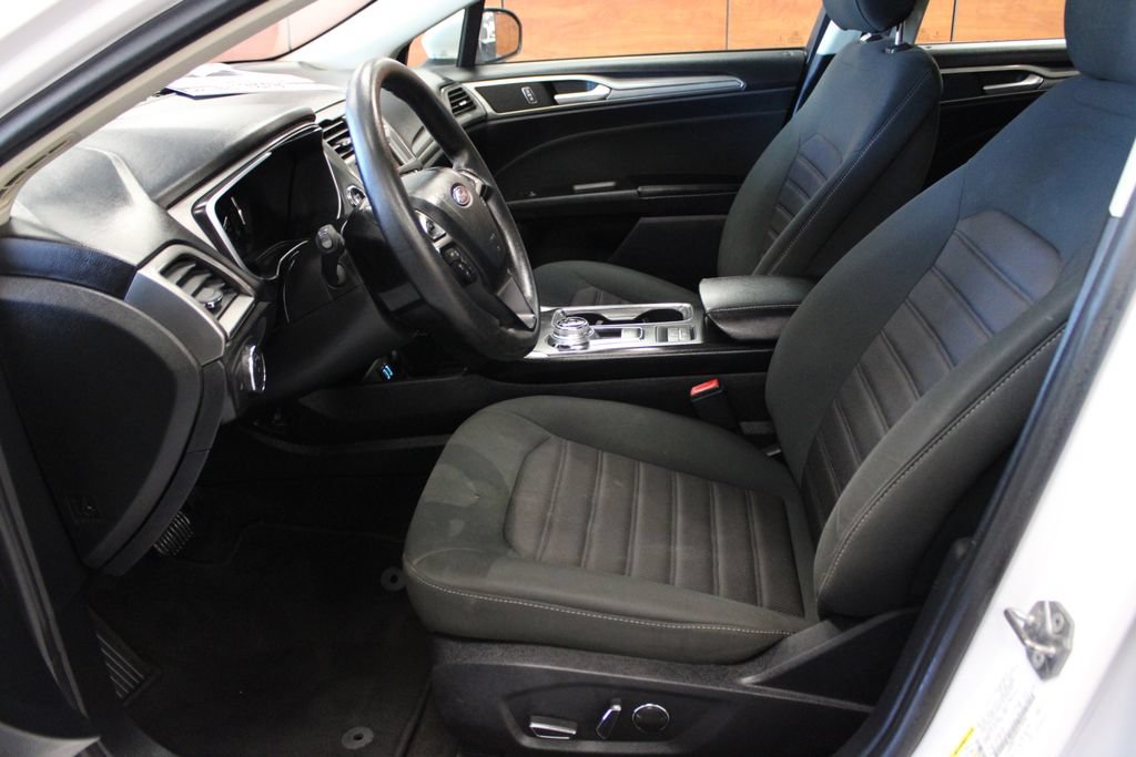 Certified 2020 Ford Fusion SE FWD image 14