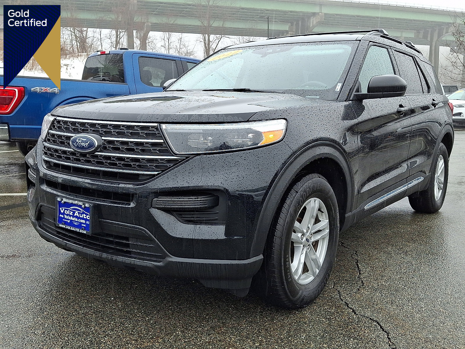 Certified 2022 Ford Explorer XLT w/ Class IV Trailer Tow Package image 1