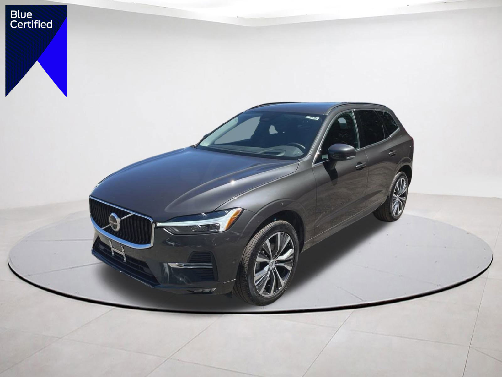 Used 2022 Volvo XC60 B5 Momentum w/ Advanced Package