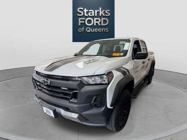 Used 2024 Chevrolet Colorado Trail Boss w/ Advanced Trailering Package AWD/4WD image 3