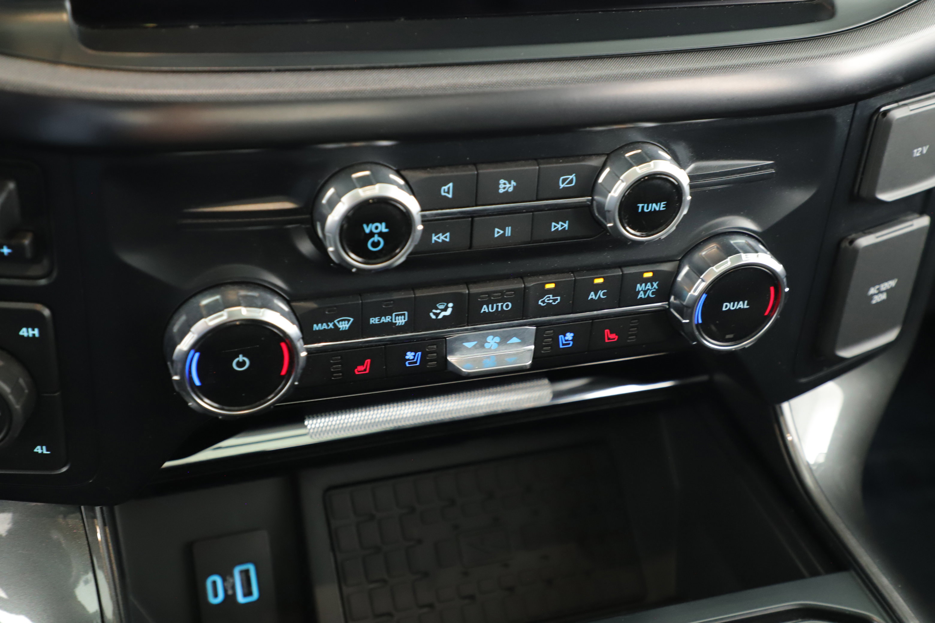 Certified 2023 Ford F150 Tremor w/ Equipment Group 402A High image 16