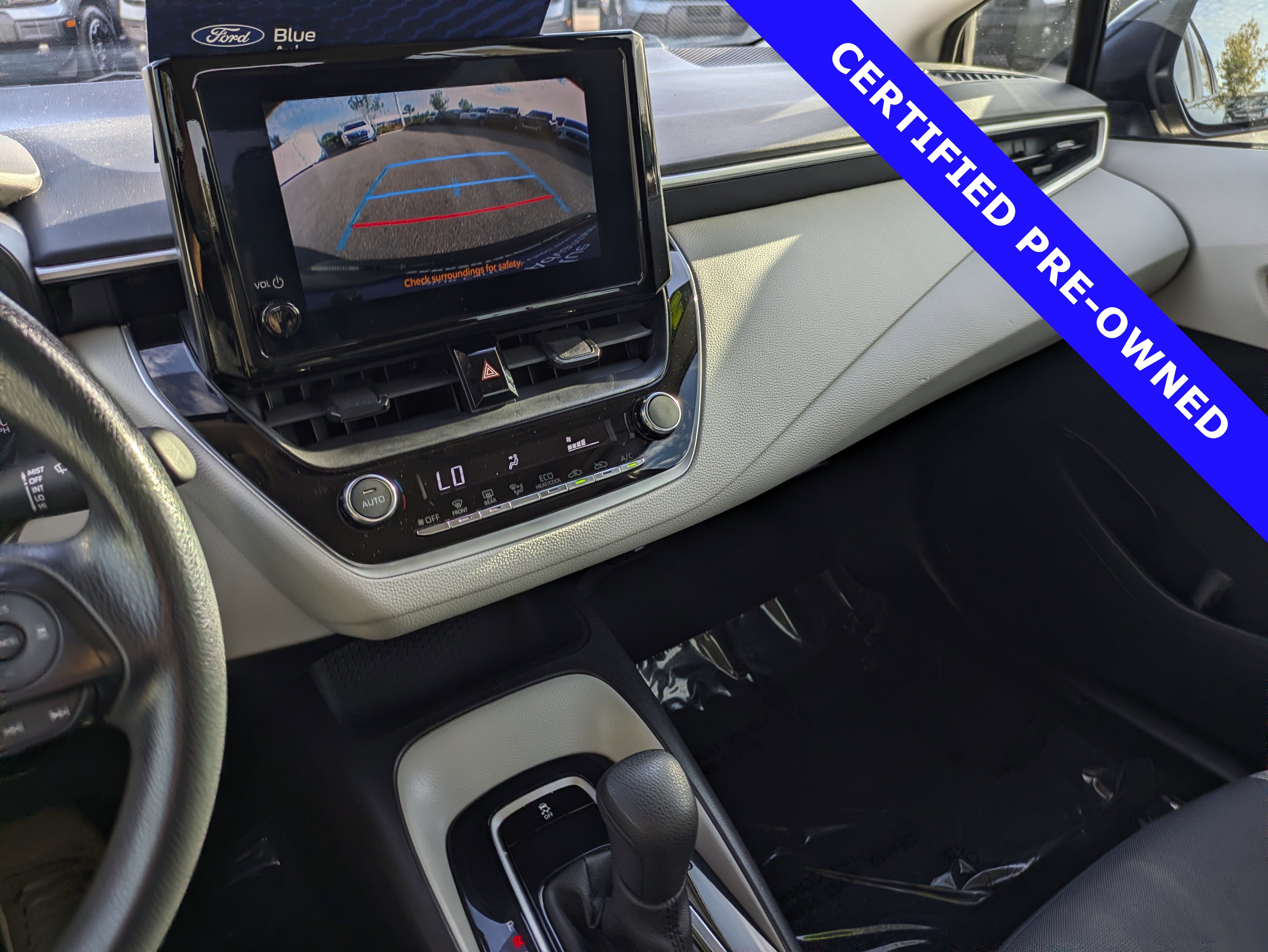 Used 2024 Toyota Corolla LE image 29