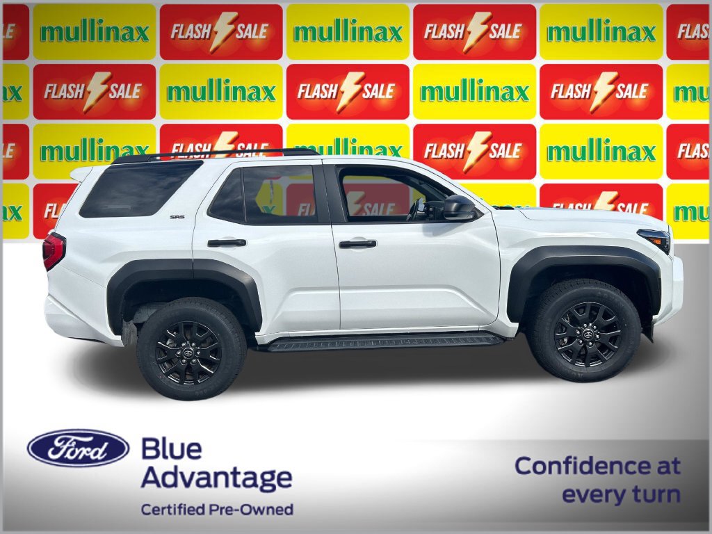 Used 2025 Toyota 4Runner SR5 AWD/4WD image 2