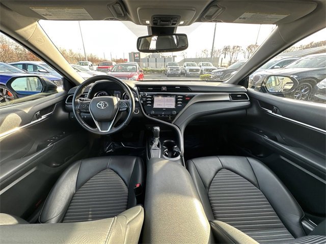 Used 2020 Toyota Camry SE image 10