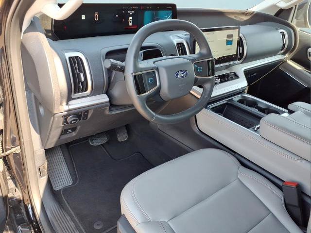 Certified 2025 Ford Expedition Active AWD/4WD image 5
