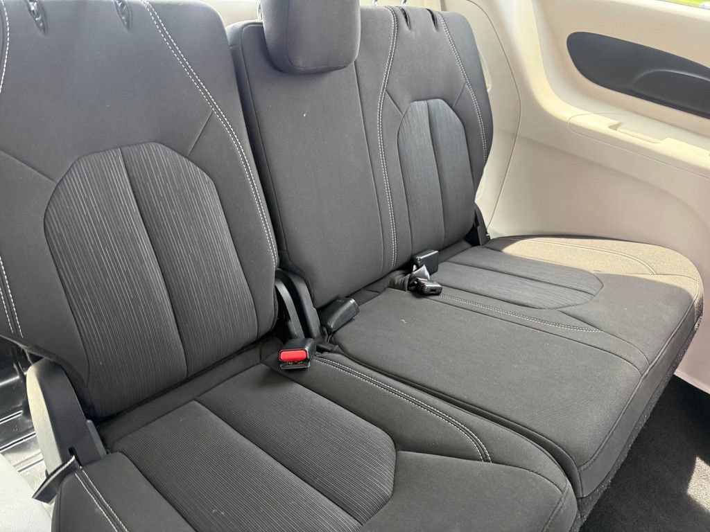 Used 2024 Chrysler Voyager LX FWD image 16