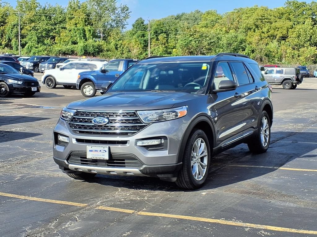 Certified 2021 Ford Explorer XLT w/ Equipment Group 202A AWD/4WD image 7