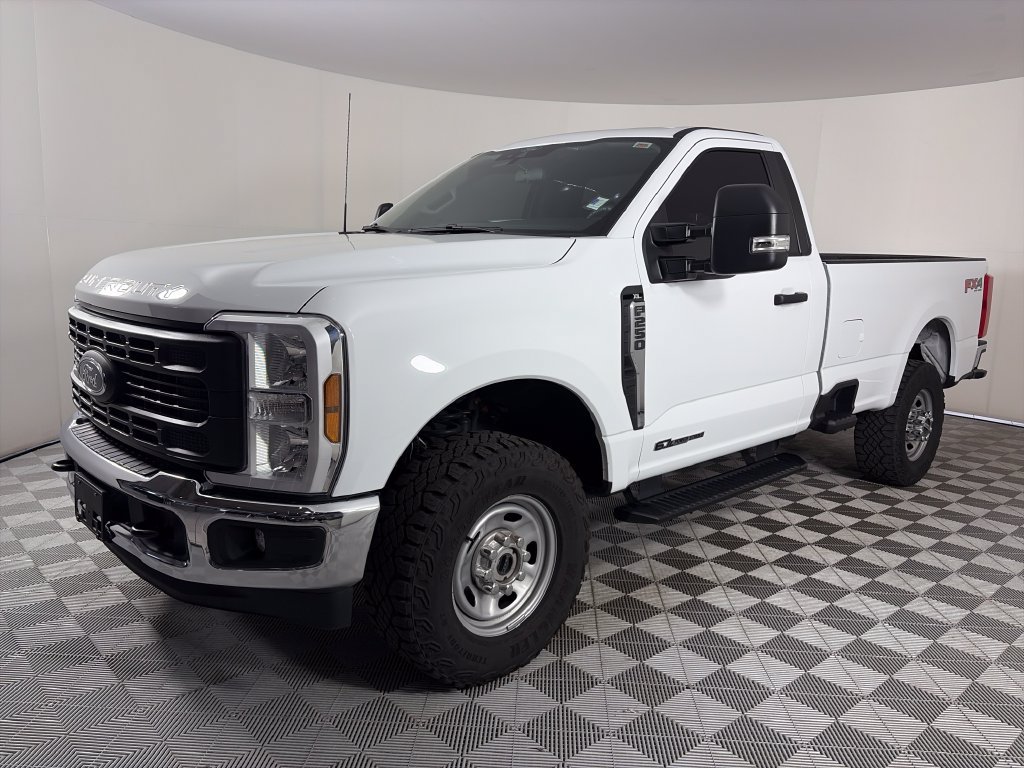 Certified 2025 Ford F250 XL AWD/4WD image 3