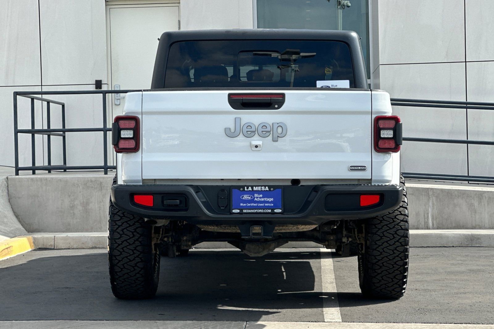 Used 2020 Jeep Gladiator Overland AWD/4WD image 4