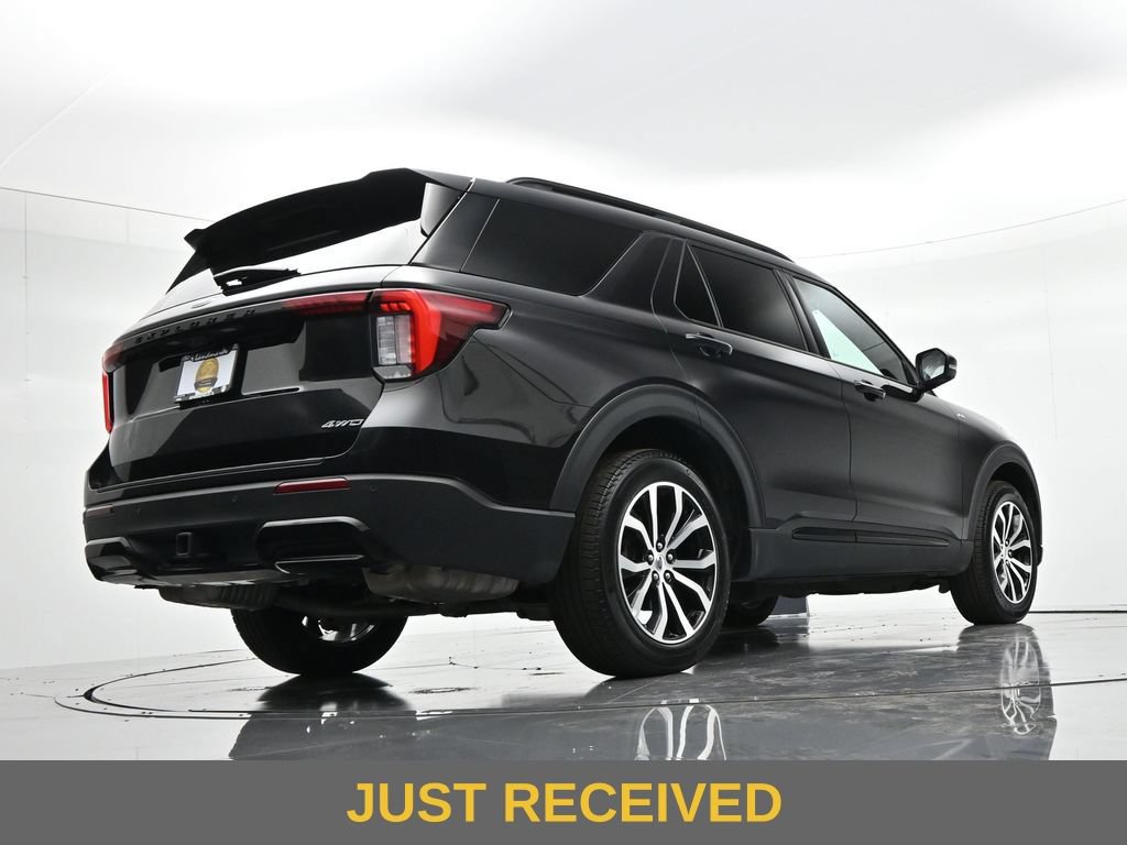 Certified 2025 Ford Explorer ST-Line AWD/4WD image 27