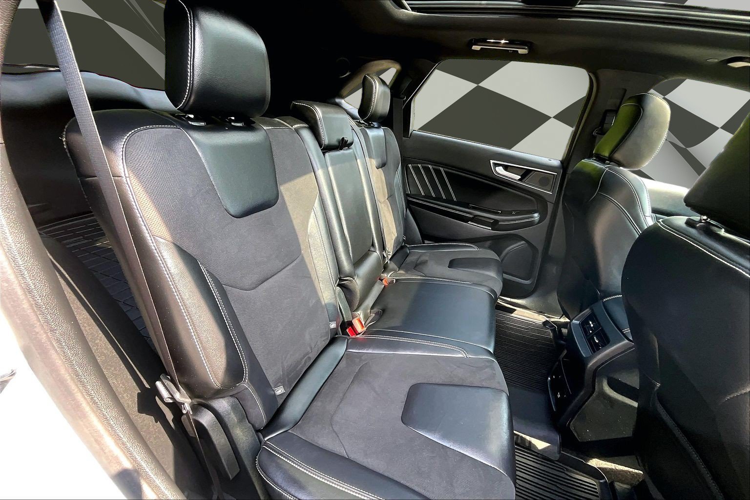 Certified 2020 Ford Edge ST w/ Cold Weather Package AWD/4WD image 27