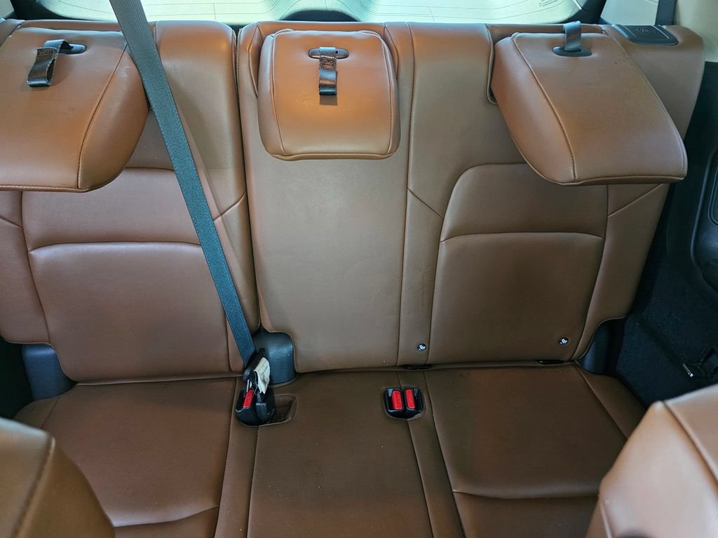 Used 2022 Nissan Pathfinder Platinum w/ Cargo Package FWD image 15