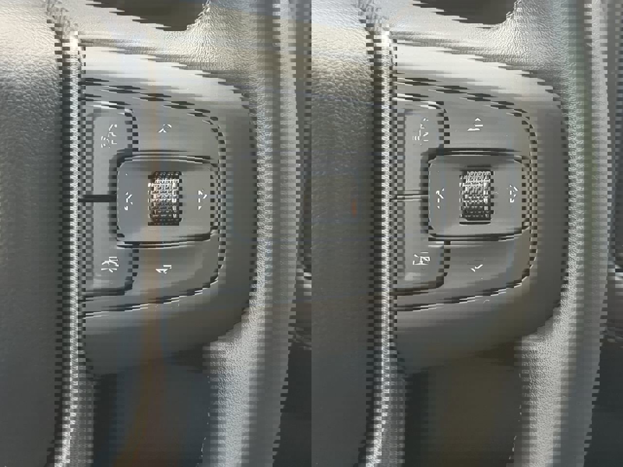 Used 2023 GMC Yukon Denali Ultimate image 25