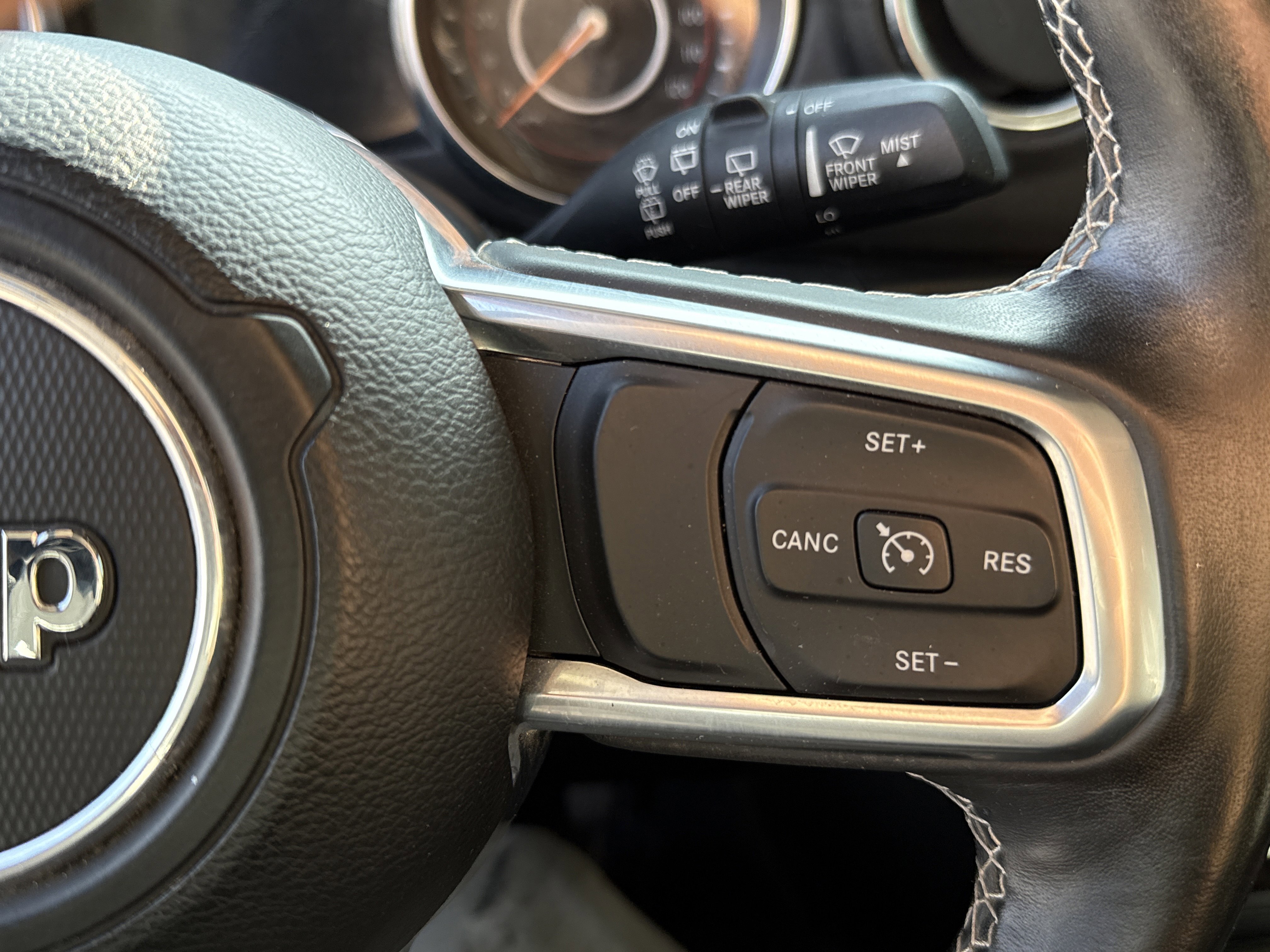 Used 2019 Jeep Wrangler Unlimited Sahara w/ Uconnect 4C Nav & Sound Group image 18