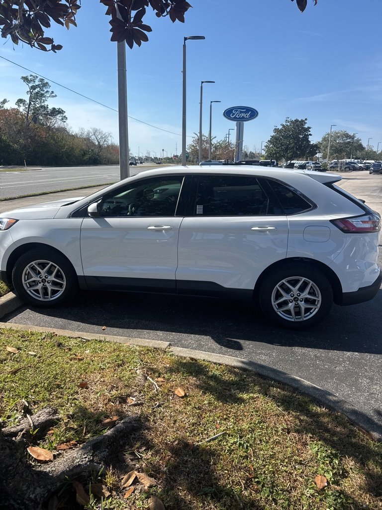 Certified 2024 Ford Edge SEL image 5