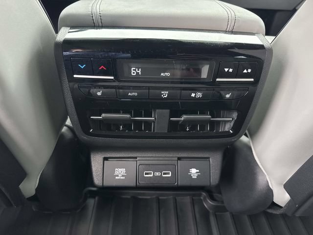 Used 2023 Acura MDX w/ Advance Package AWD/4WD image 18