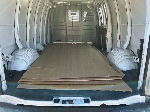 Used 2023 GMC Savana 3500 Extended w/ Driver Convenience Package image 9