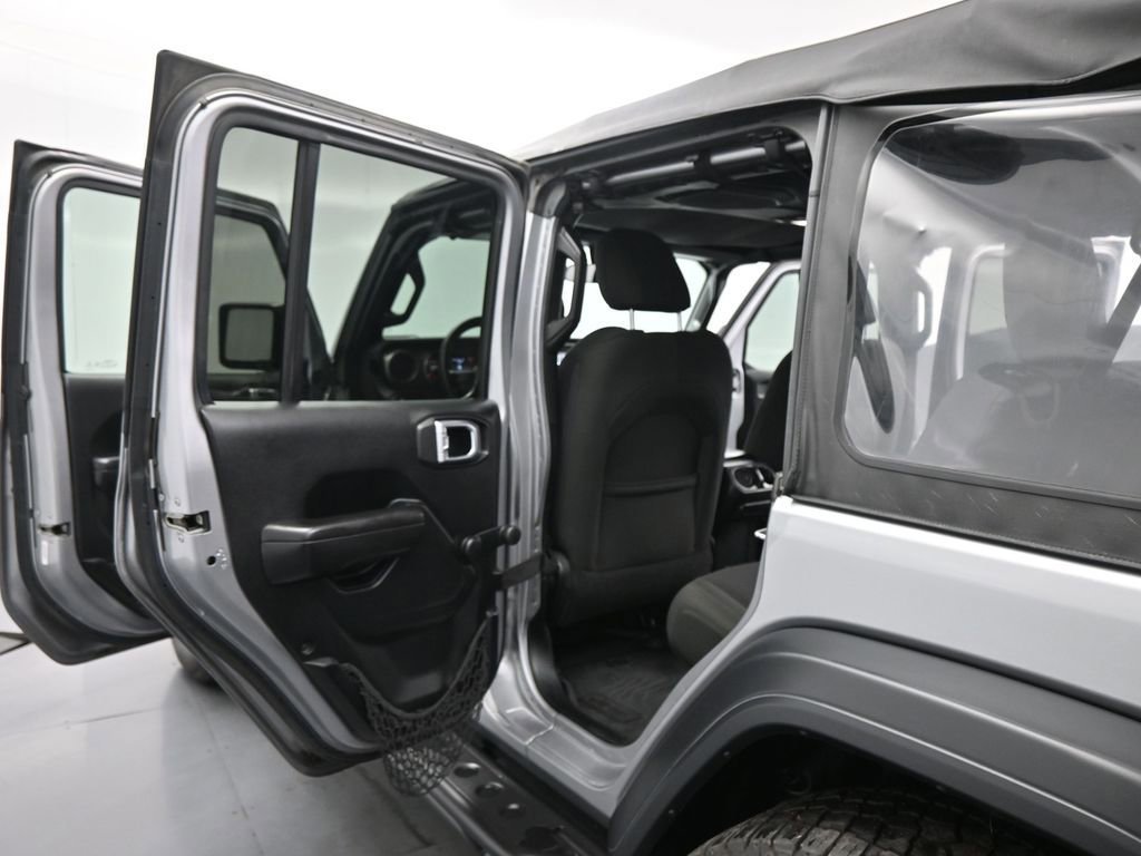 Used 2018 Jeep Wrangler Unlimited Sport image 46