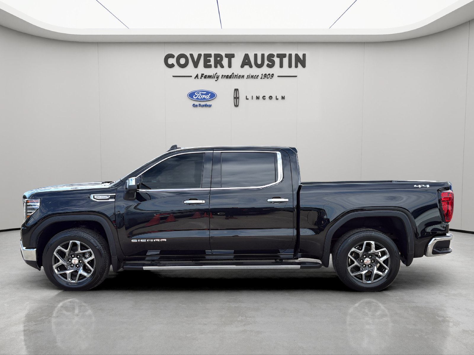 Used 2024 GMC Sierra 1500 SLT AWD/4WD image 2