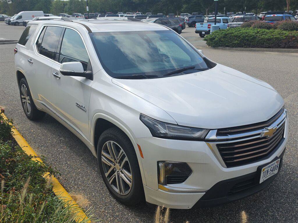 Used 2023 Chevrolet Traverse High Country w/ LPO, Floor Liner Package AWD/4WD image 2