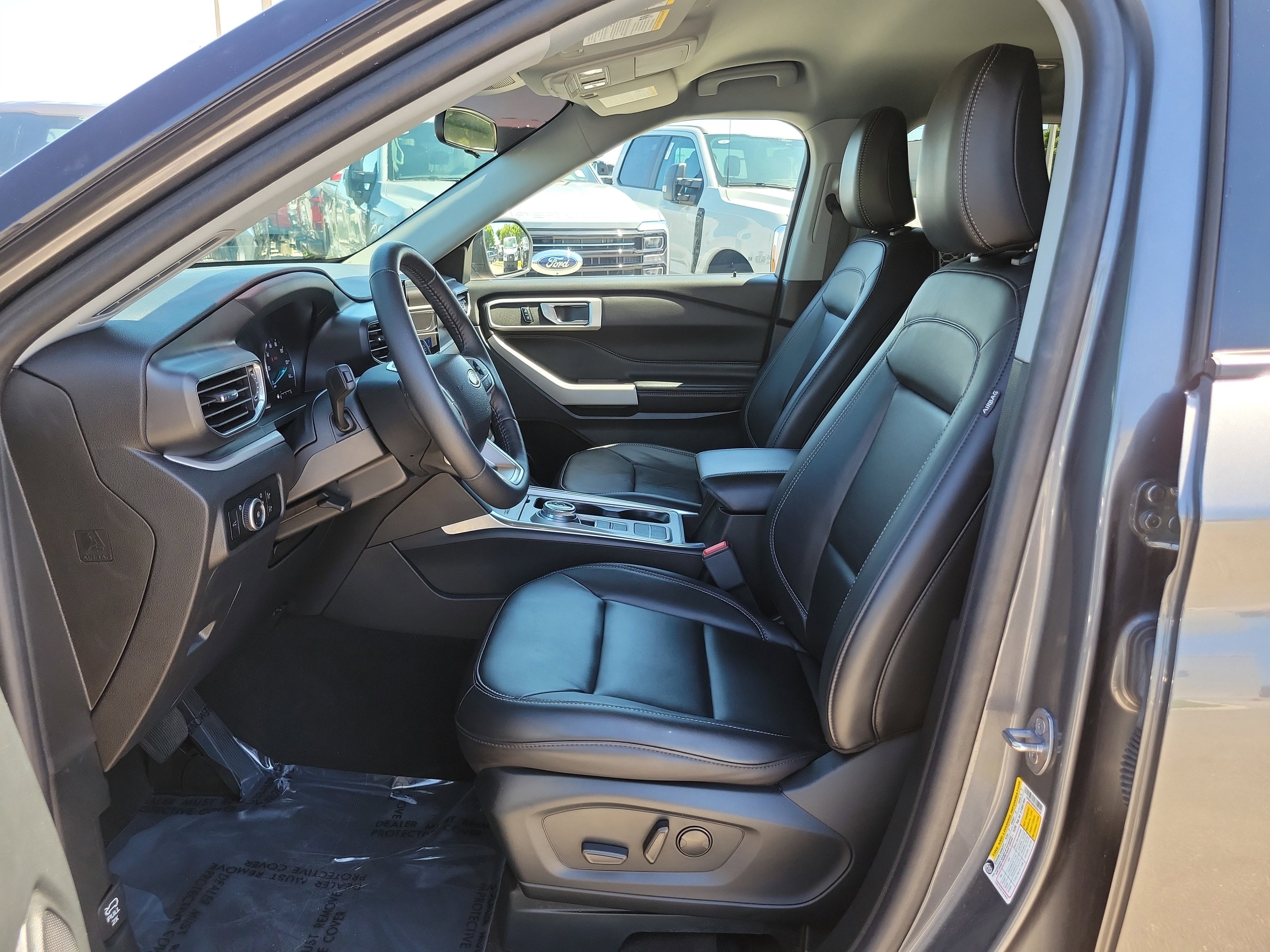 Certified 2024 Ford Explorer XLT w/ Equipment Group 202A RWD image 10