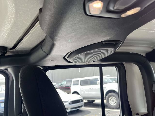 Used 2023 Jeep Gladiator Sport AWD/4WD image 32