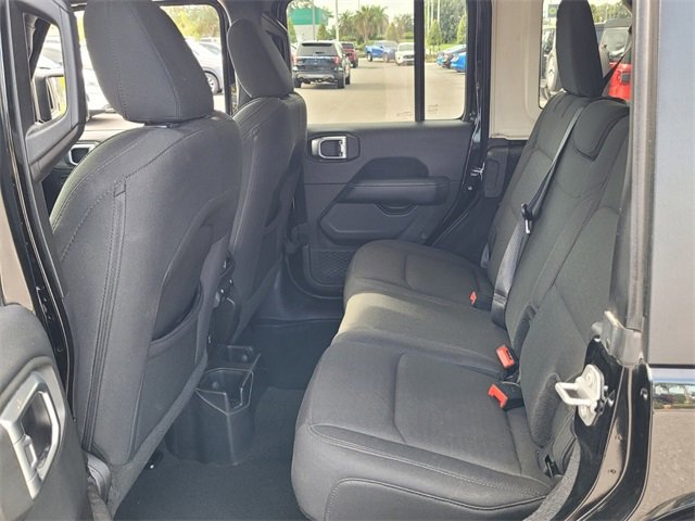 Used 2019 Jeep Wrangler Unlimited Sahara image 15