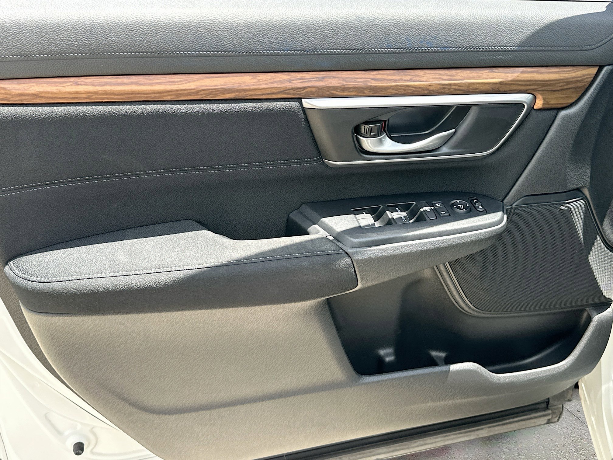 Used 2018 Honda CR-V EX image 17