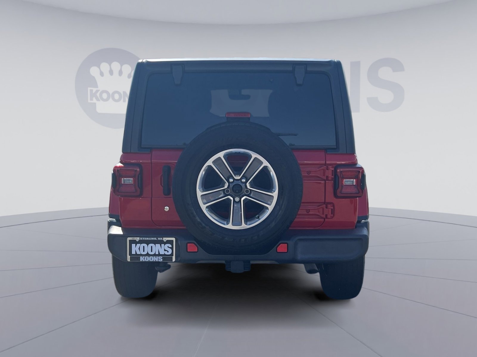 Used 2018 Jeep Wrangler Unlimited Sahara w/ Dual Top Group AWD/4WD image 10
