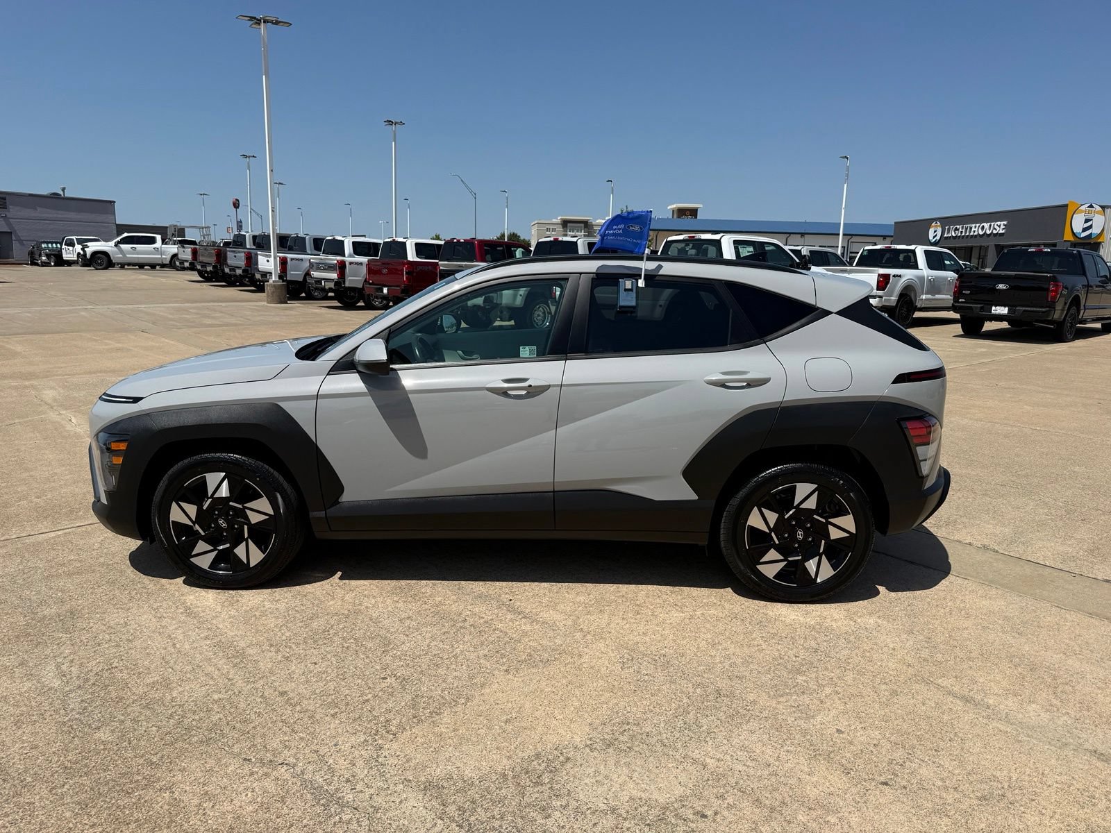 Used 2025 Hyundai Kona SEL FWD image 8