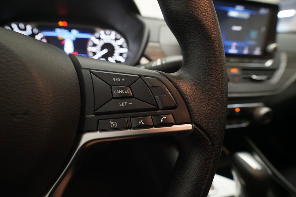 Used 2024 Nissan Altima 2.5 SV FWD image 18